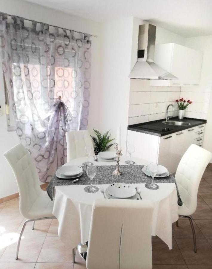 Apartment Toni With Private Parking ซาดาร์ ภายนอก รูปภาพ