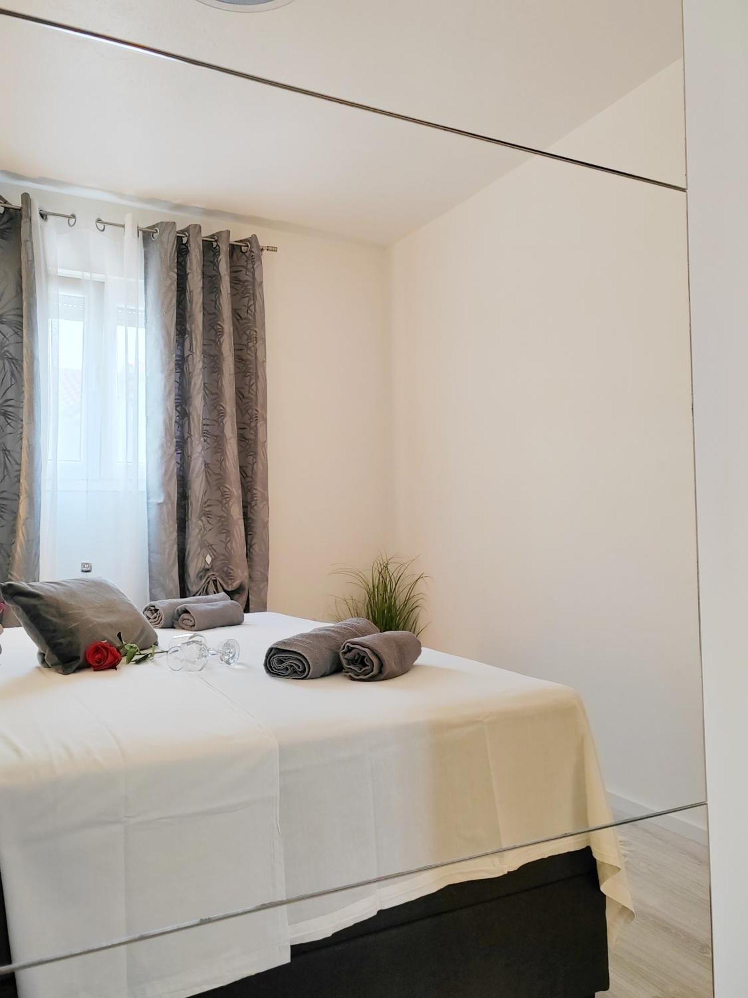 Apartment Toni With Private Parking ซาดาร์ ภายนอก รูปภาพ